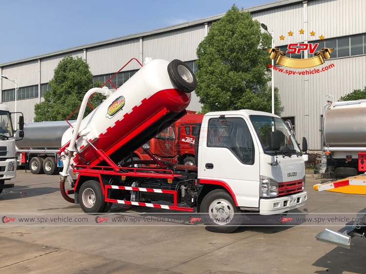 4,000 Litres Sewer Vacuum Truck ISUZU - Tank Lifting 2 4,000 Litres Sewer Vacuum Truck ISUZU - Tank Lifting 2